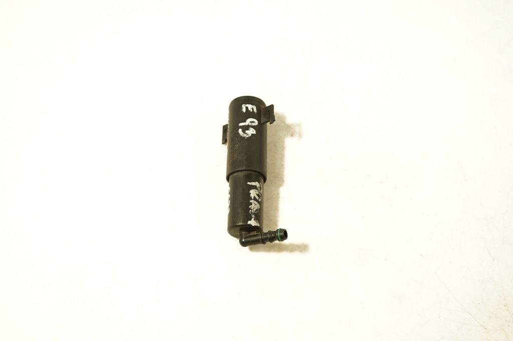 Headlight washer spray nozzle