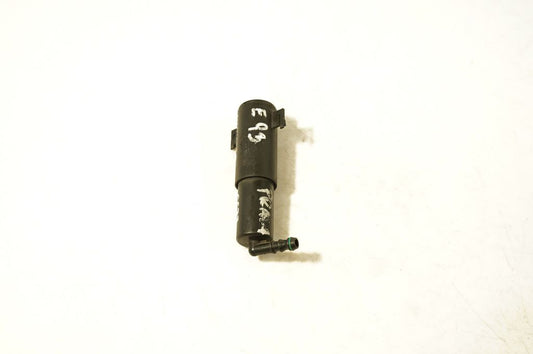 Headlight washer spray nozzle
