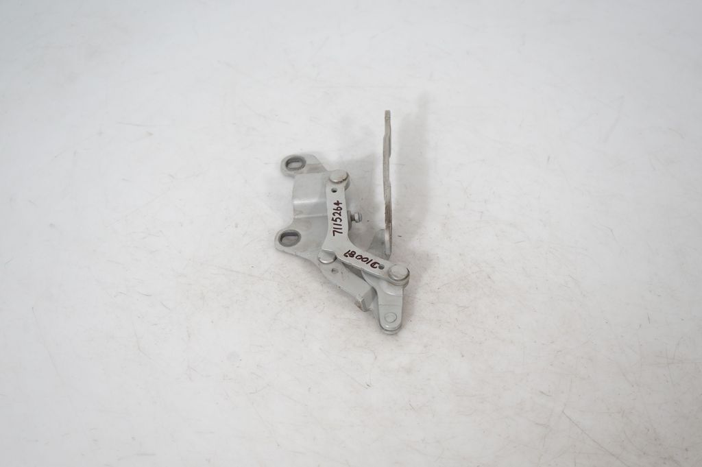 Engine bonnet/hood hinges (4)