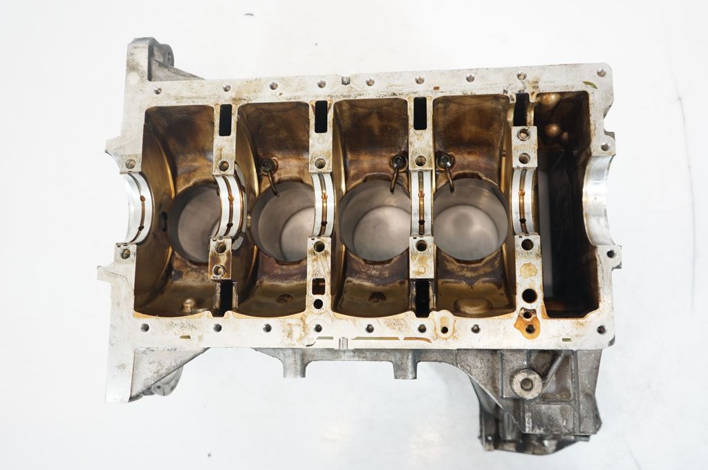 Engine block (10)