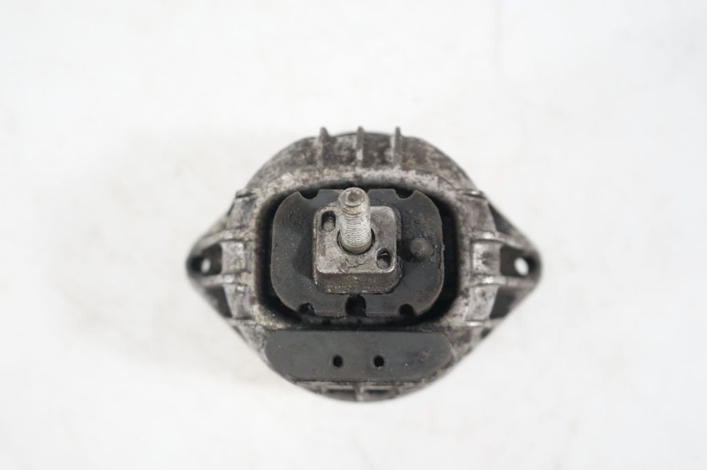 Engine mount bracket (7)