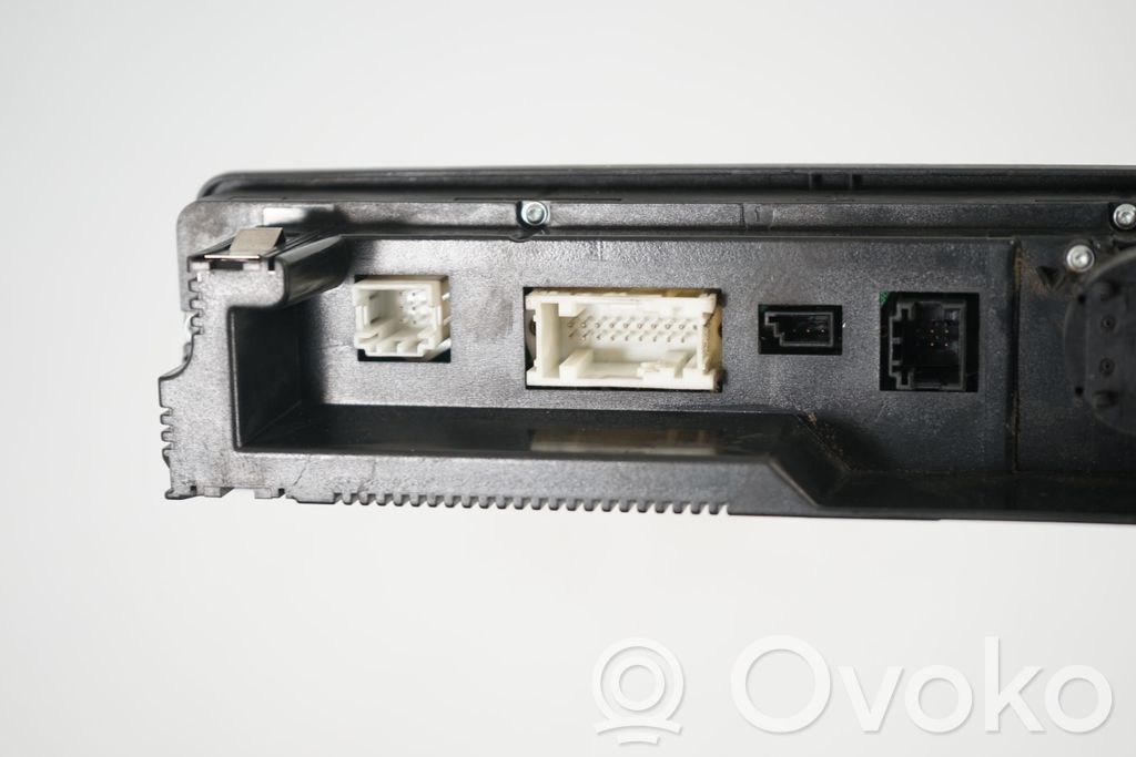 Climate control unit (6)