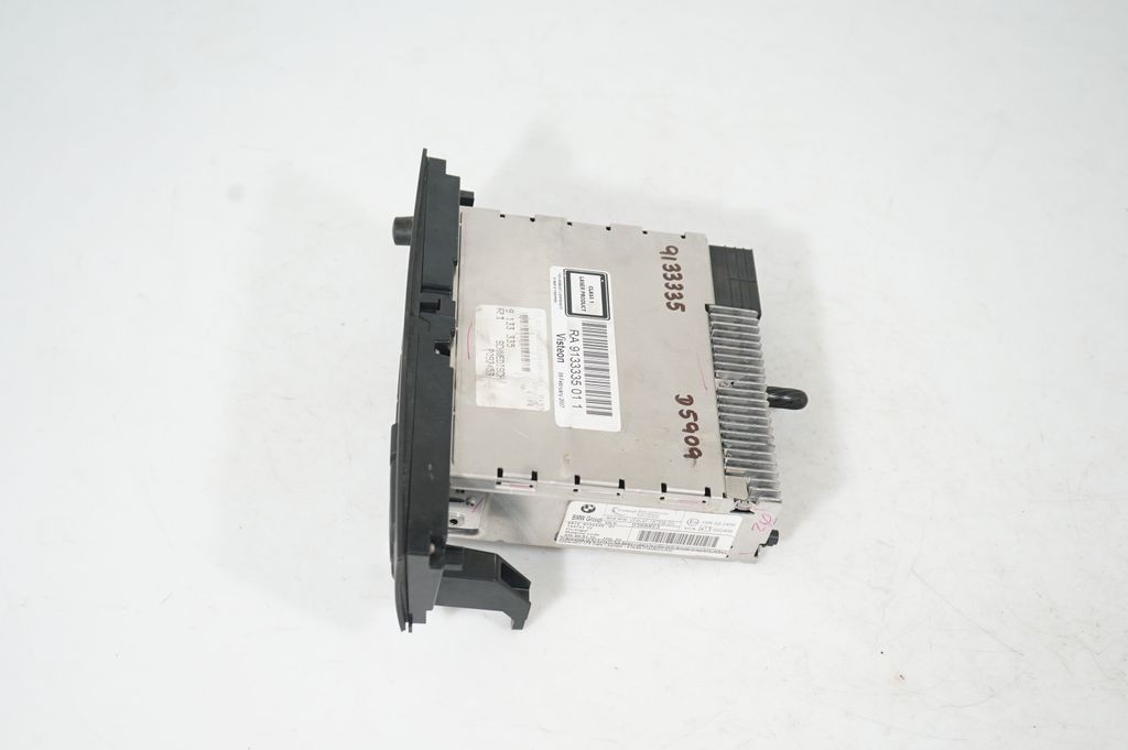 Radio/CD/DVD/GPS head unit (2)