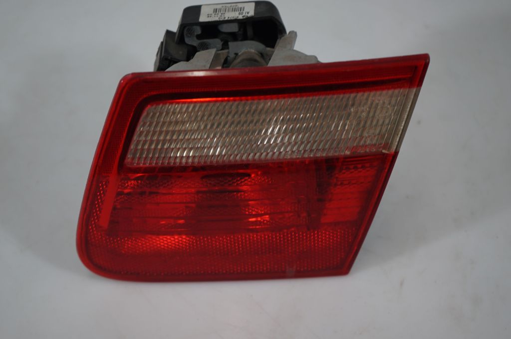 Tailgate rear/tail lights (6)