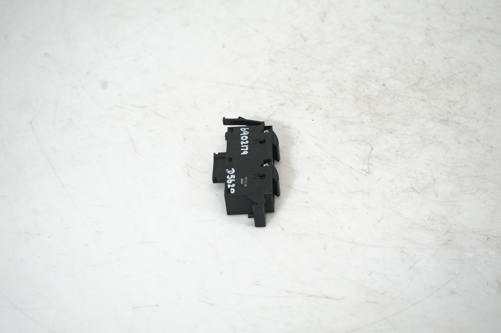 Electric window control switch (4)