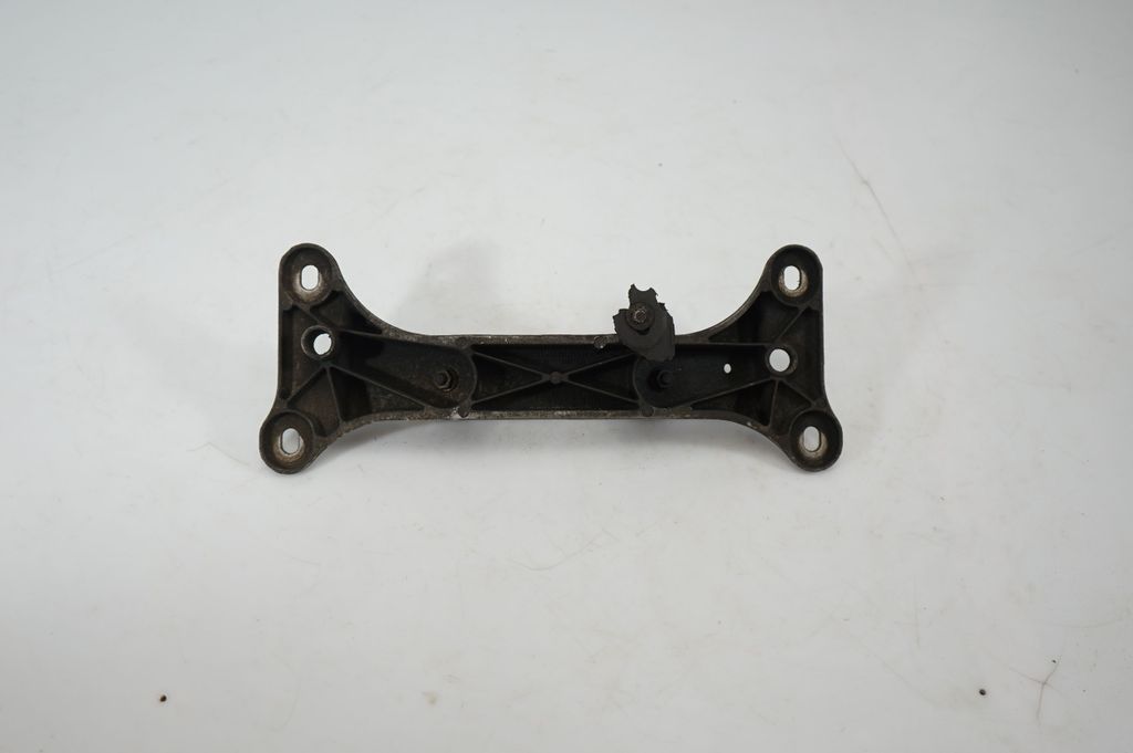 Gearbox mounting bracket (5)