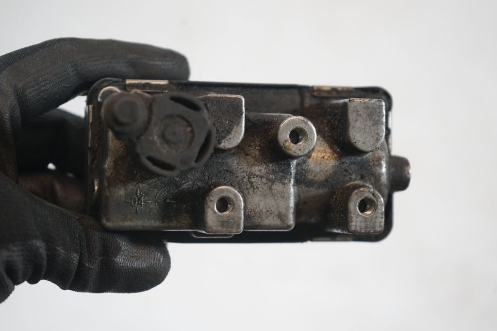 Turbine electric control actuator (7)