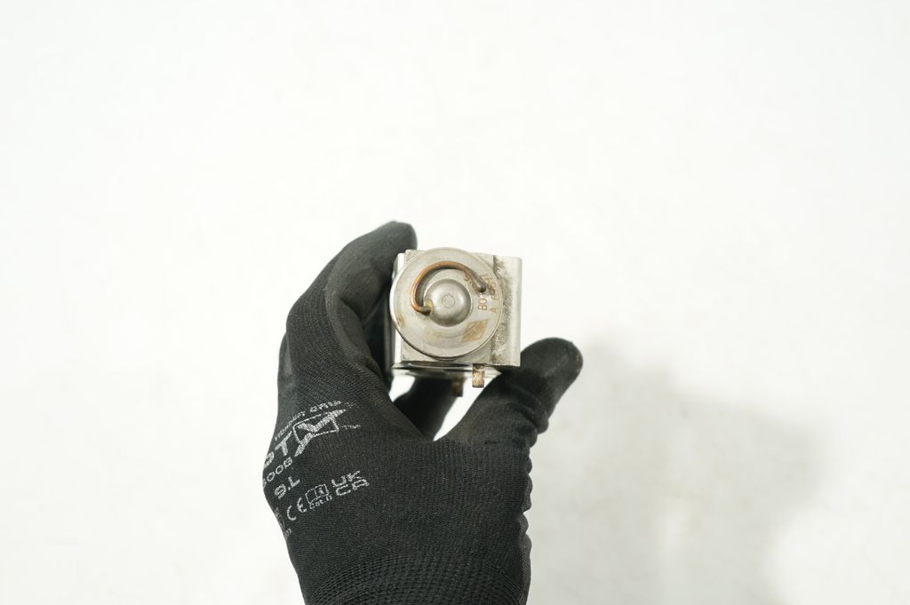 Air conditioning (A/C) expansion valve (6)