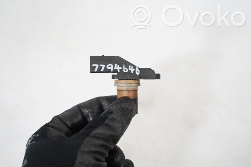 Camshaft position sensor (8)