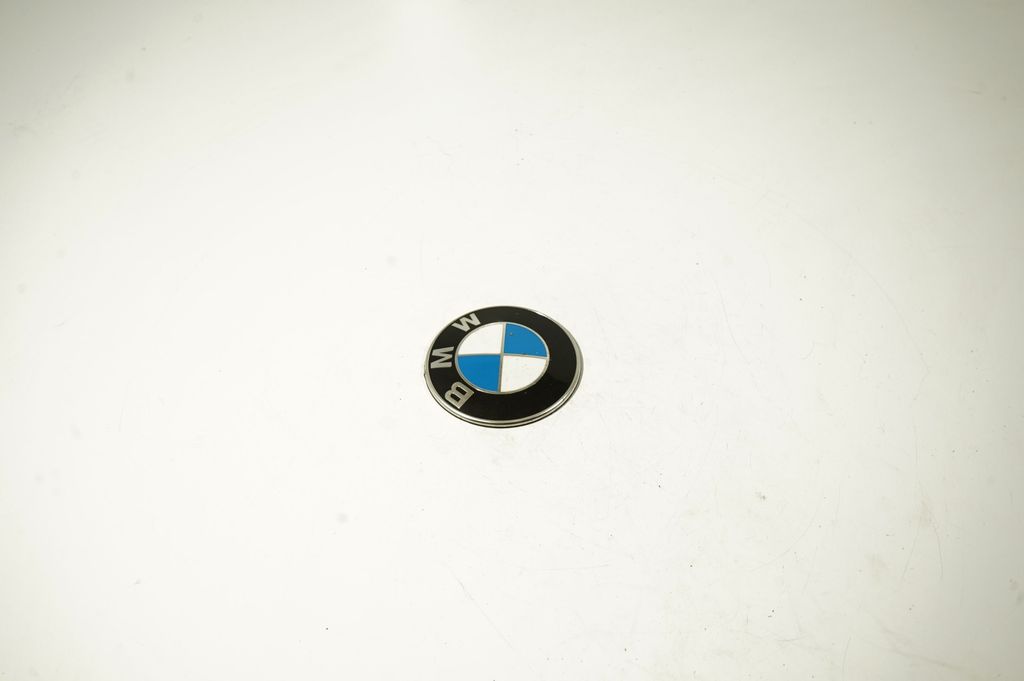 Manufacturers badge/model letters (4)