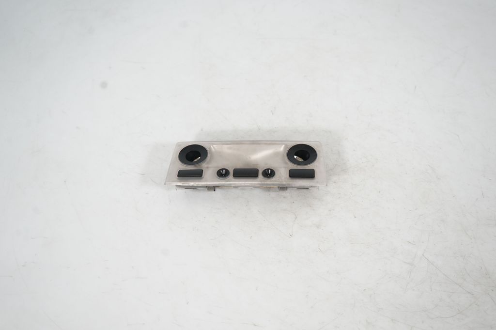 Front seat light (3)