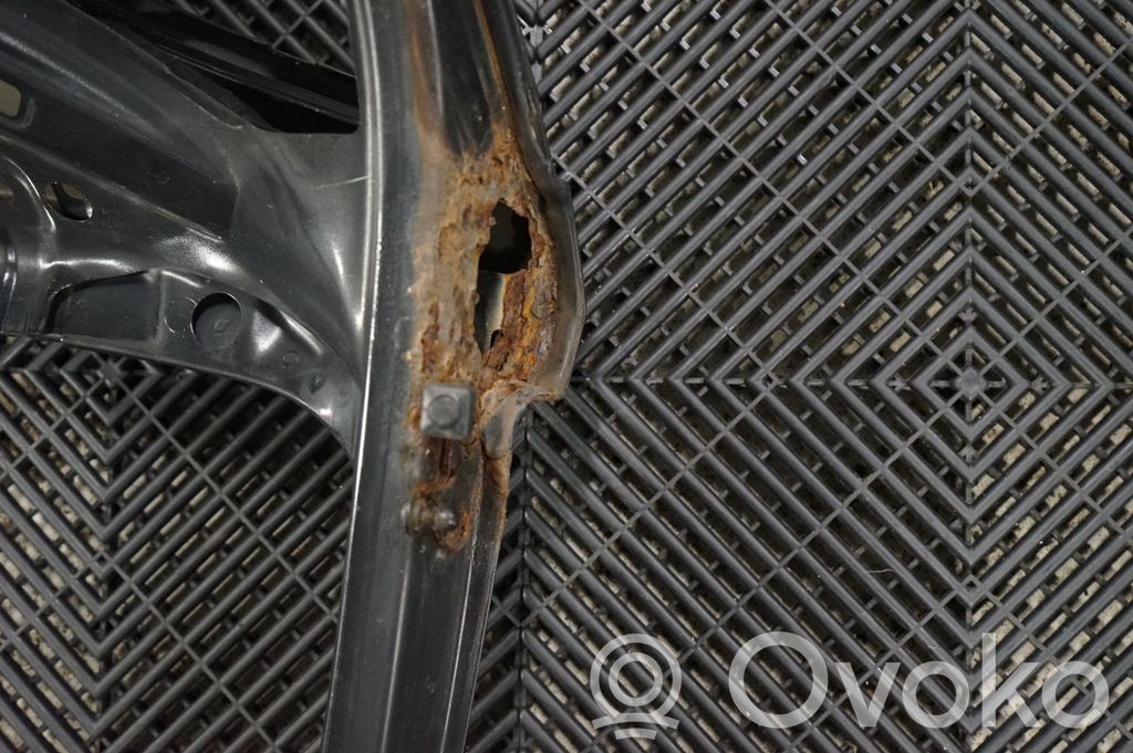 Tailgate/trunk/boot lid (7)