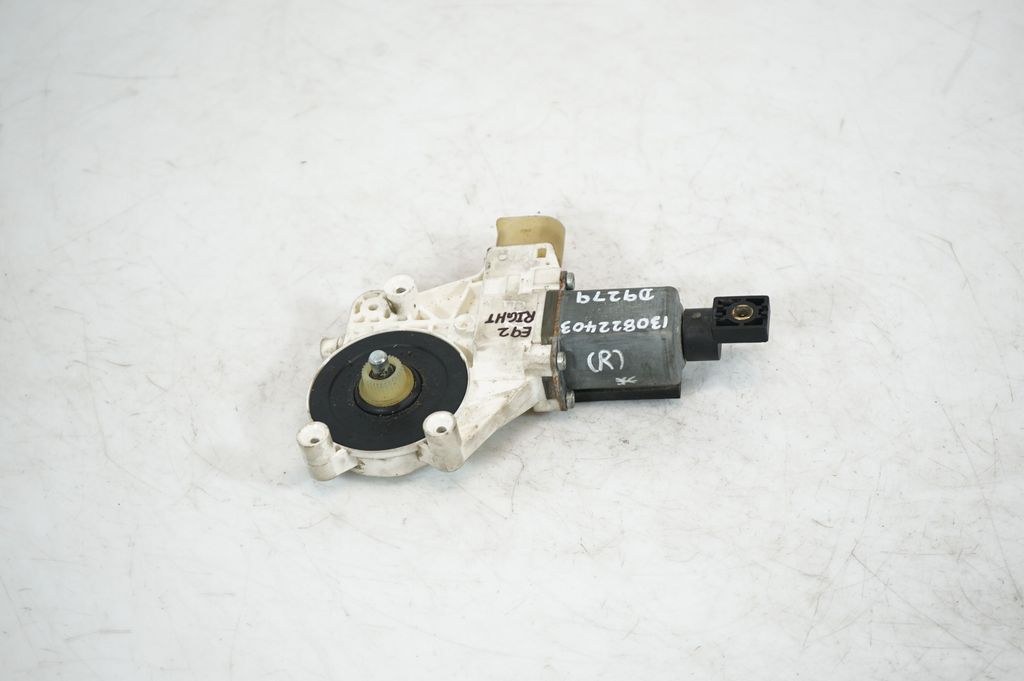 Front door window regulator with motor (3)