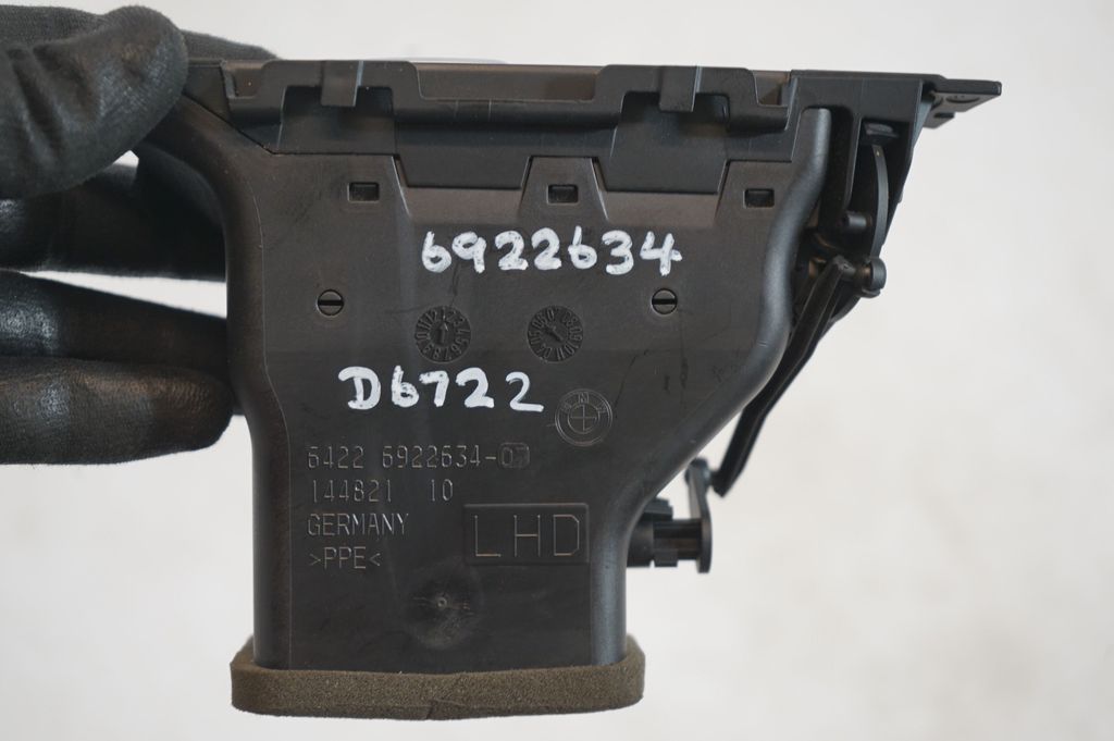 Dashboard air vent grill cover trim (8)