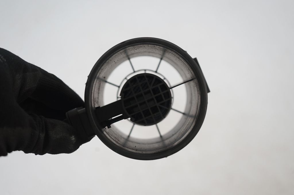 Mass air flow meter (7)