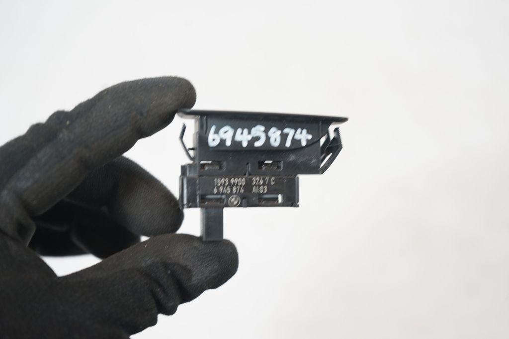 Electric window control switch (9)