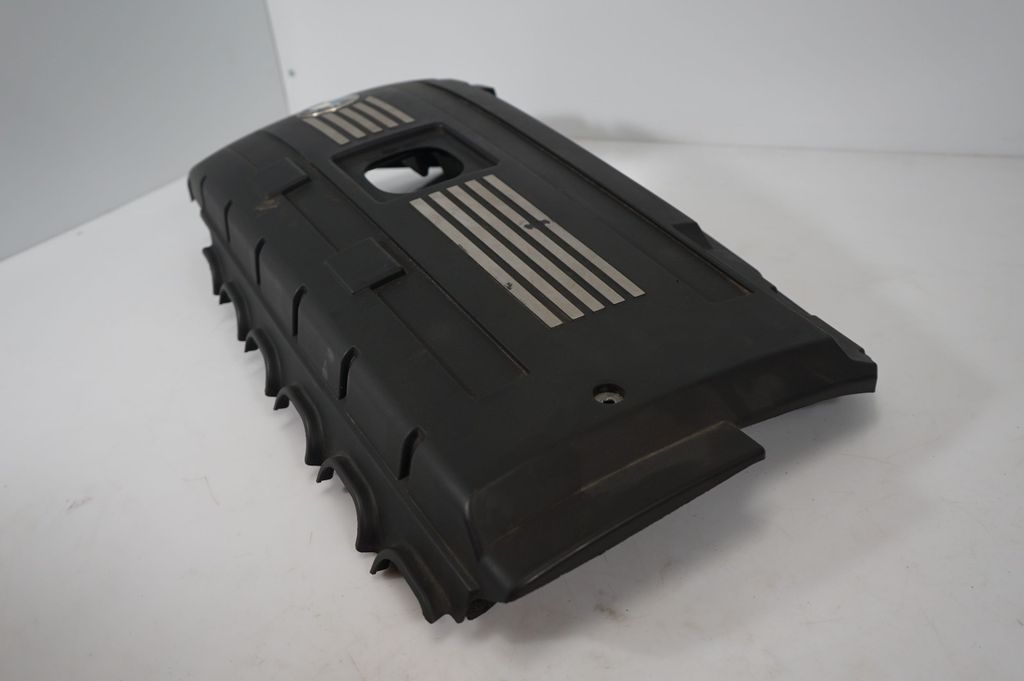 Engine cover (trim) (7)