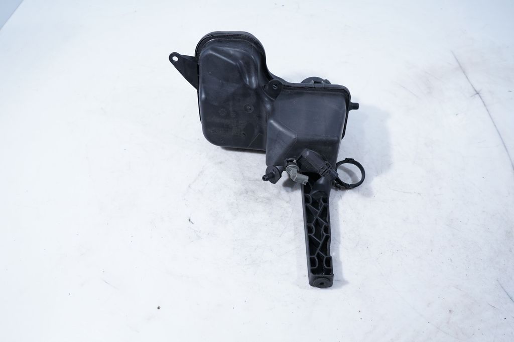 Coolant expansion tank/reservoir (5)