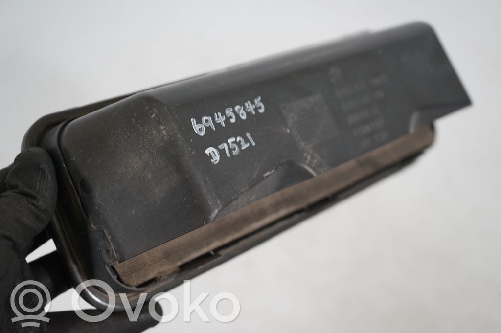 Quarter panel pressure vent (7)