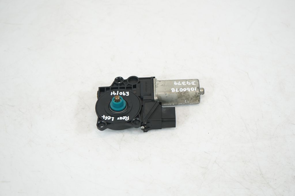 Rear door window regulator with motor (3)