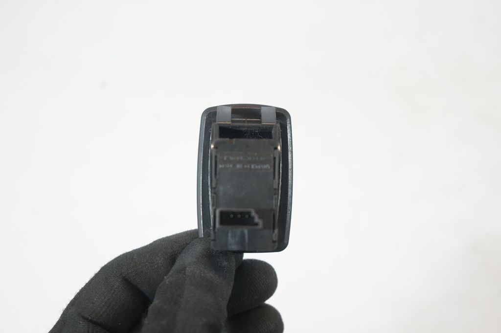 Electric window control switch (7)