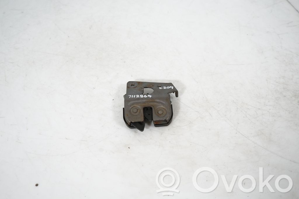 Seat back rest lock catch