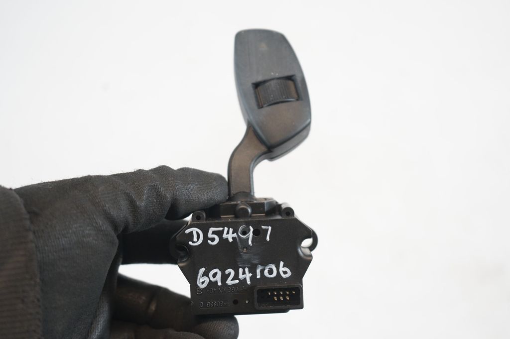 Wiper control stalk (8)