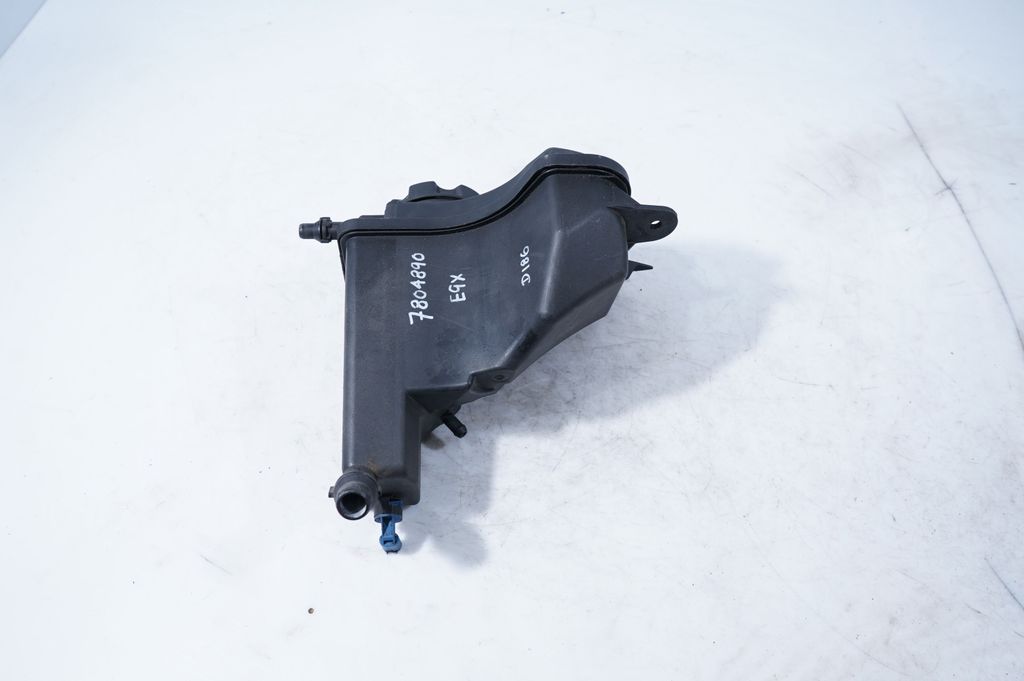 Coolant expansion tank/reservoir