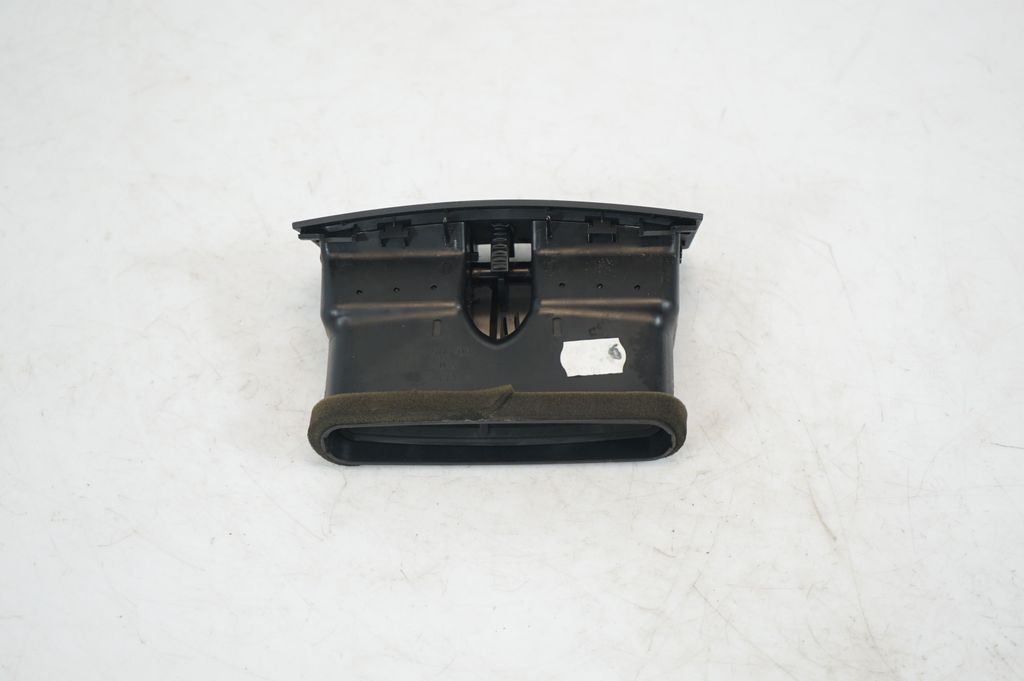 Rear air vent grill (3)