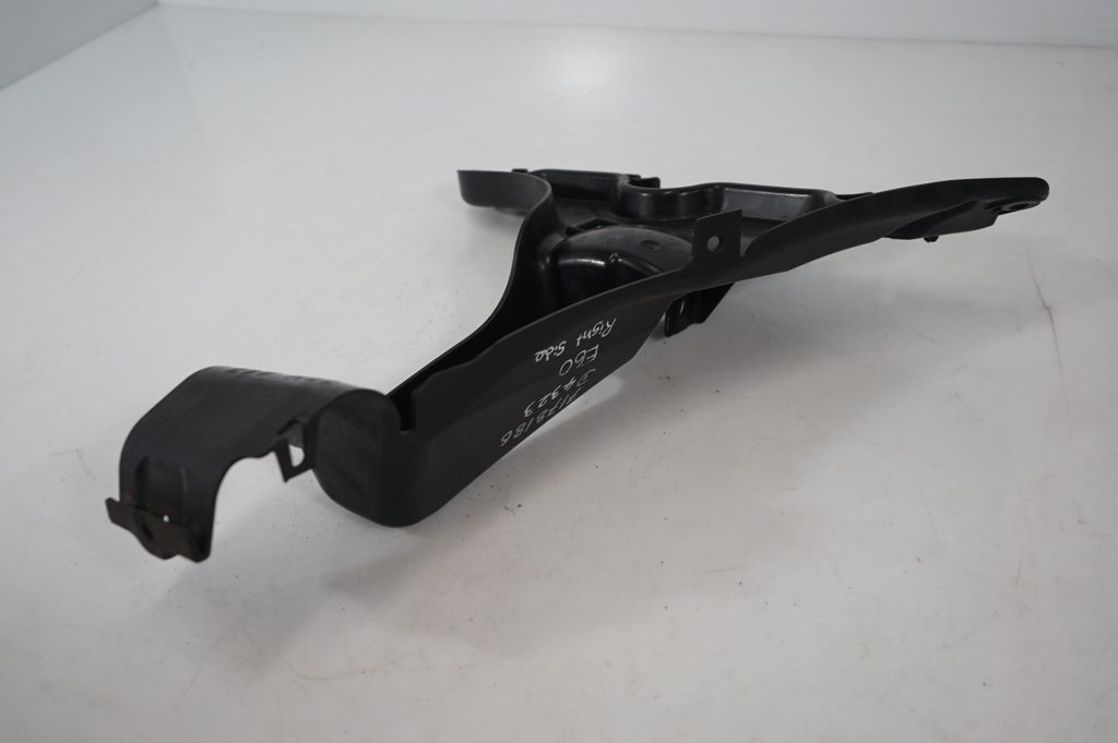 Rear bumper mounting bracket (7)