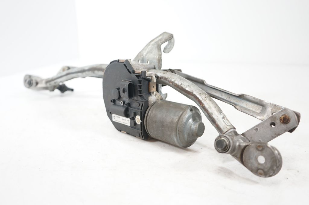 Front wiper linkage and motor (7)