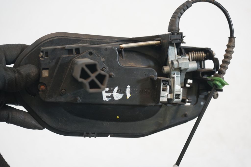 Front door exterior handle (6)