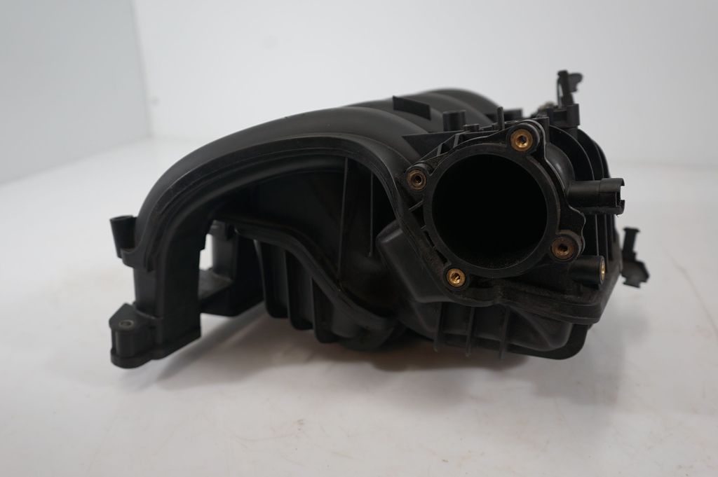 Intake manifold (7)