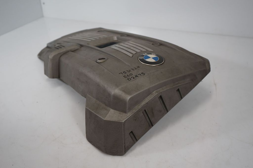 Engine cover (trim) (6)