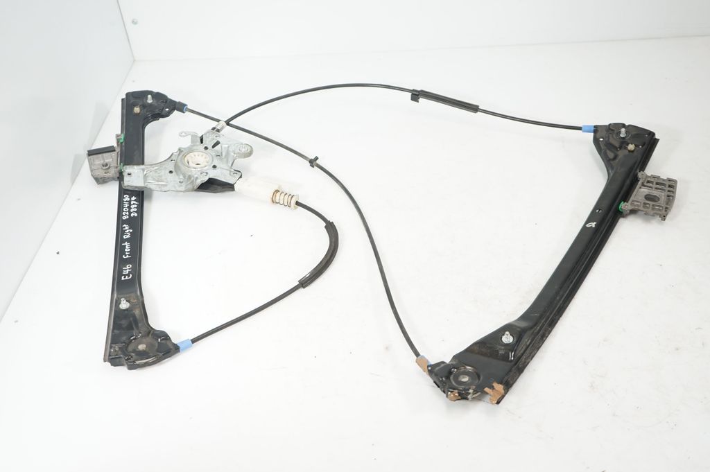 Front door window regulator with motor (3)