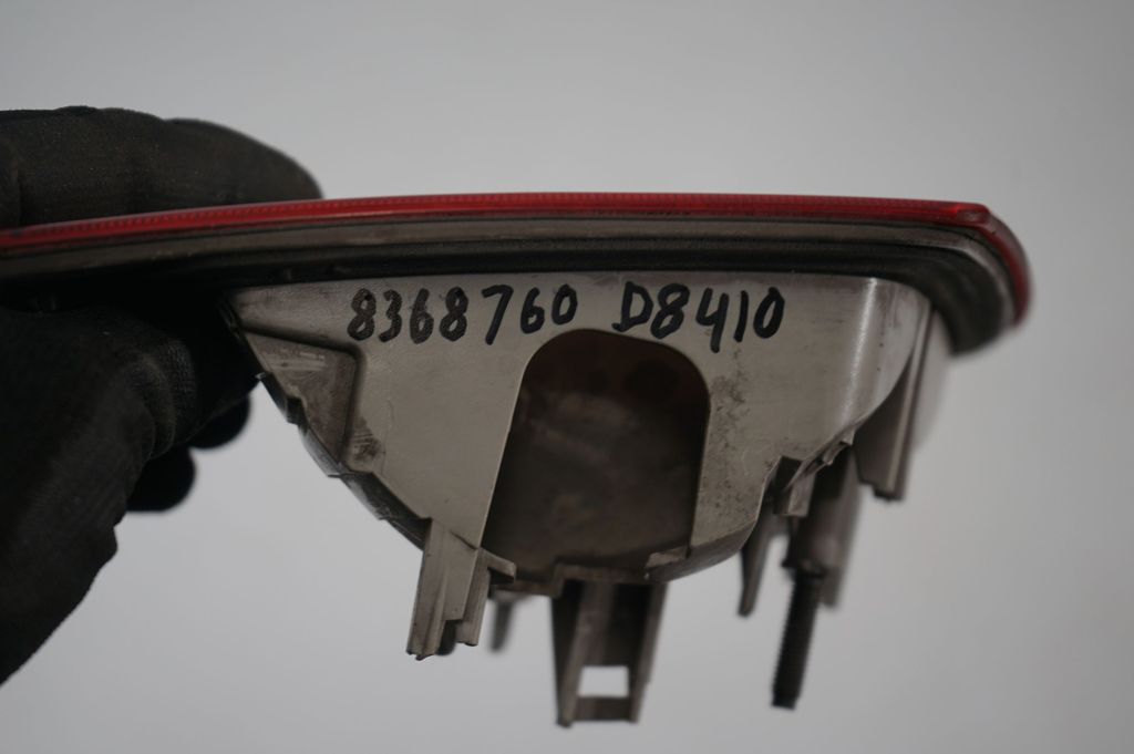 Tailgate rear/tail lights (8)