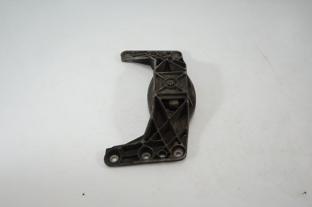 Gearbox mounting bracket (4)