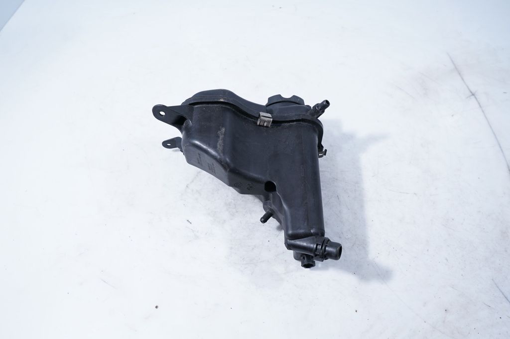 Coolant expansion tank/reservoir (5)