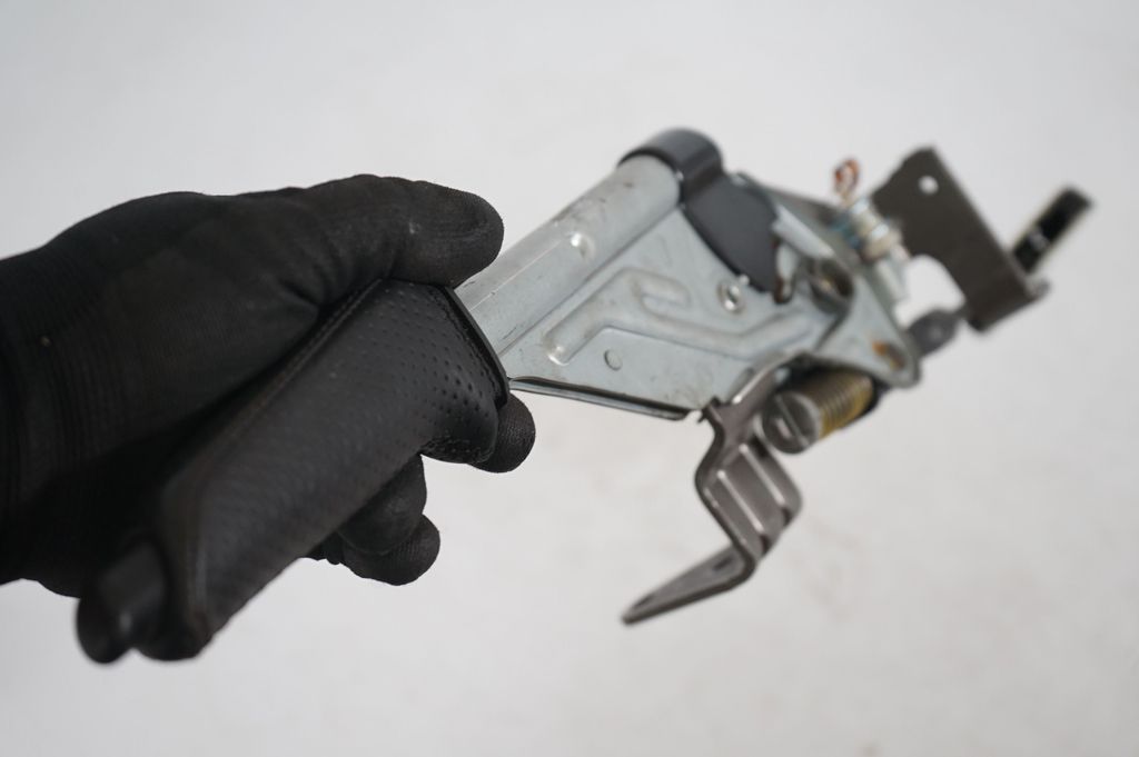 Handbrake/parking brake lever assembly (6)