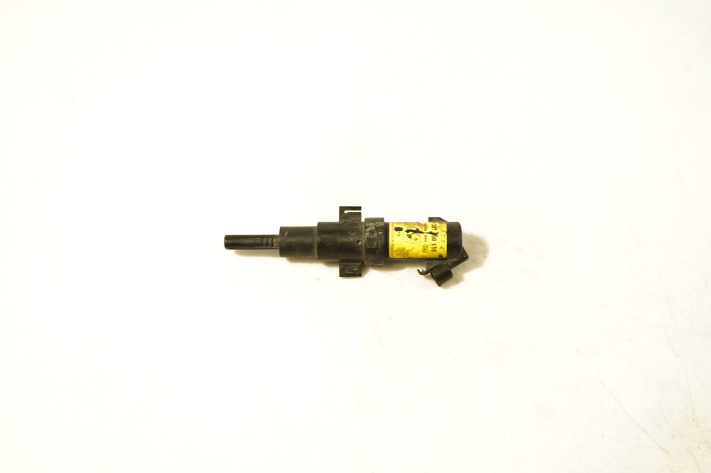 Headlight washer spray nozzle (4)