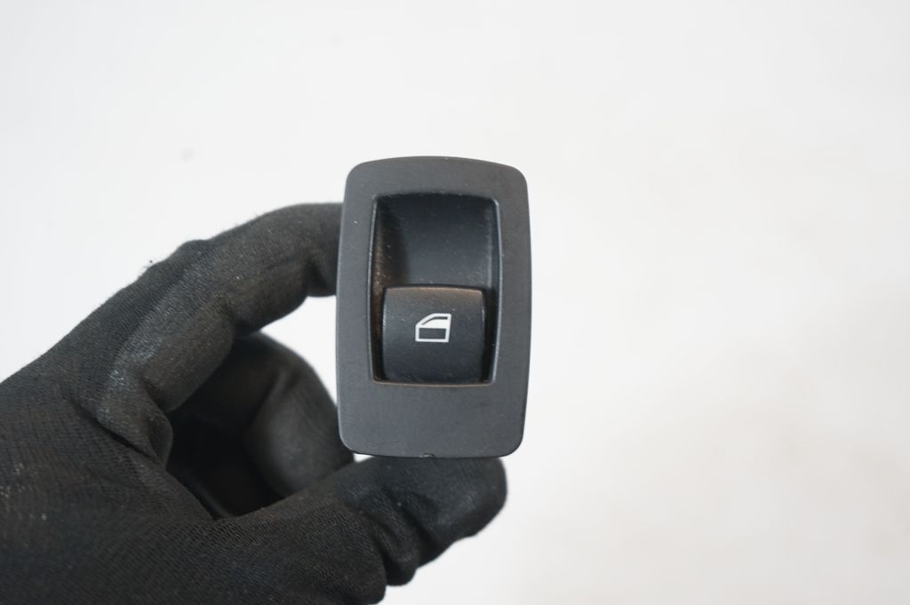 Electric window control switch (8)