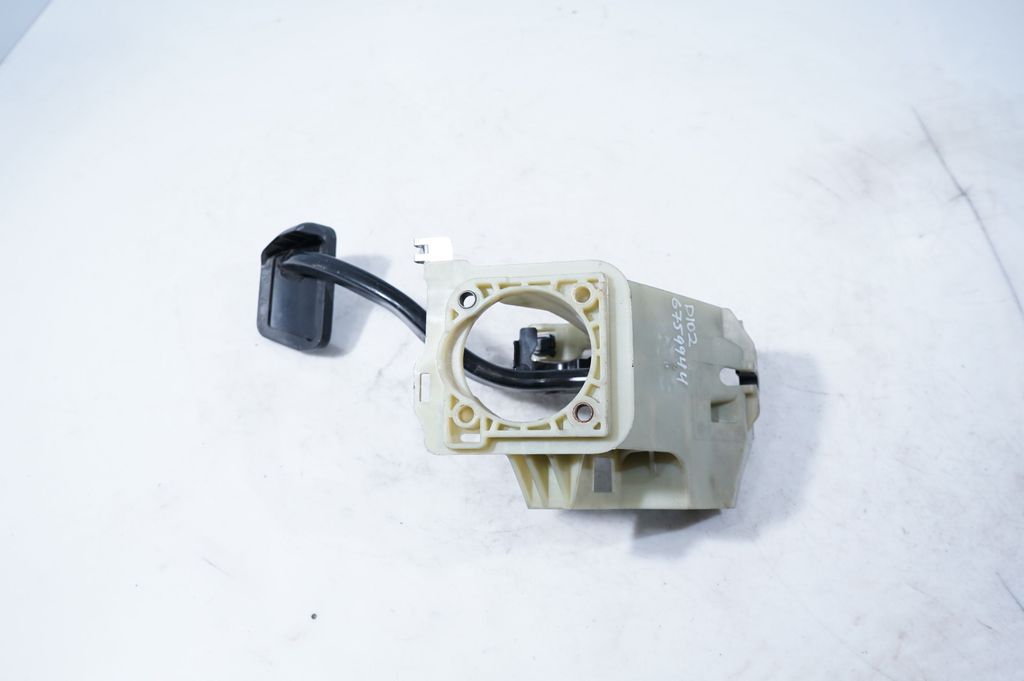 Brake pedal (6)