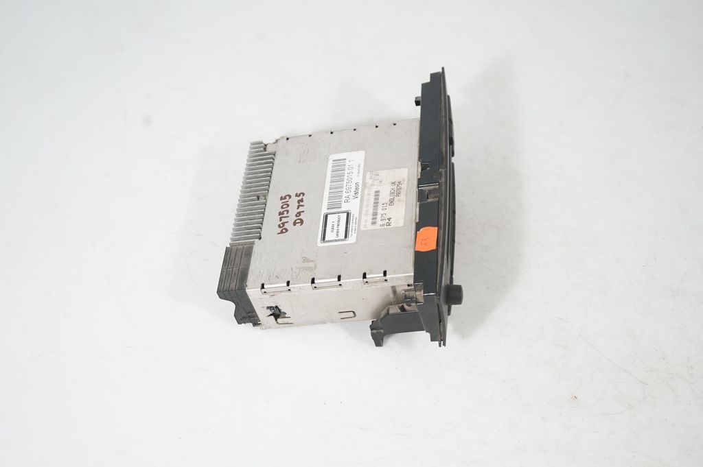 Radio/CD/DVD/GPS head unit (4)