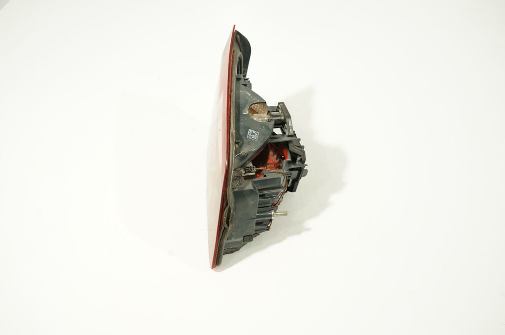 Tailgate rear/tail lights (2)