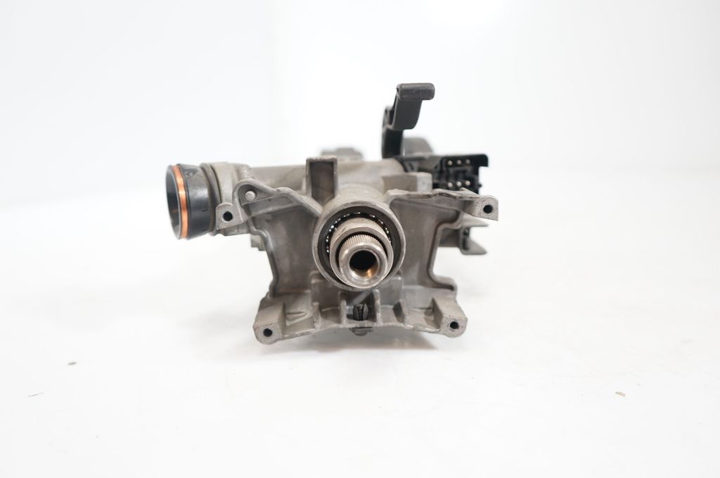 Steering wheel axle (8)