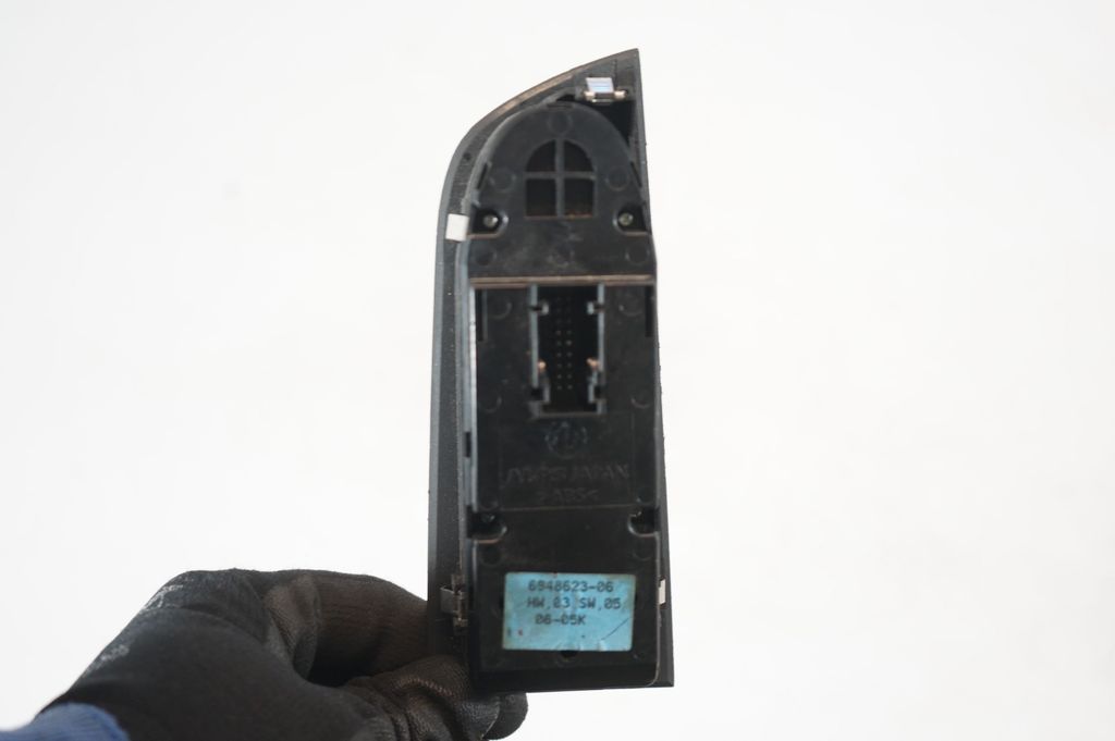 Electric window control switch (7)