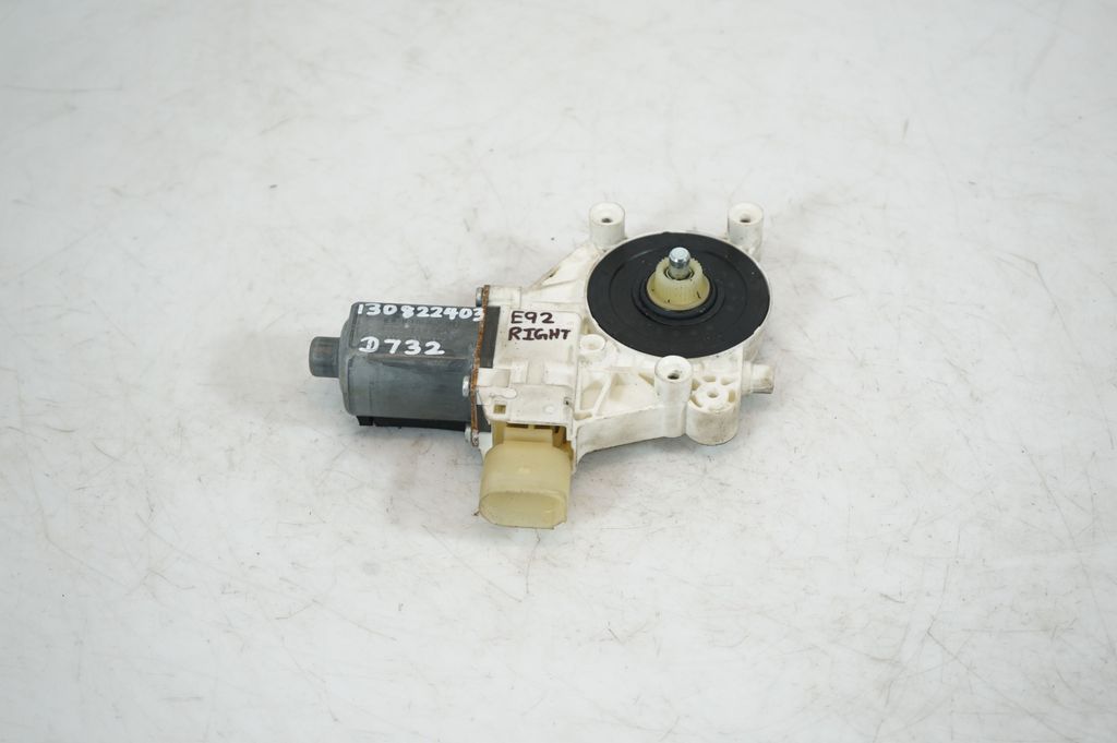 Front door window regulator with motor