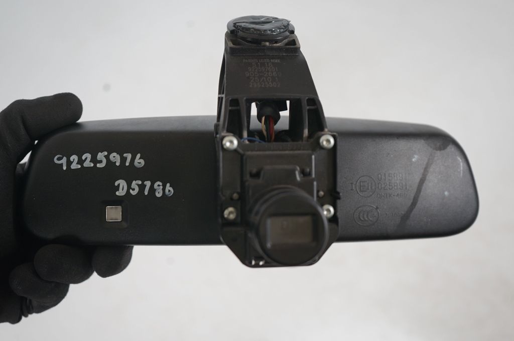 Rear view mirror (interior) (9)