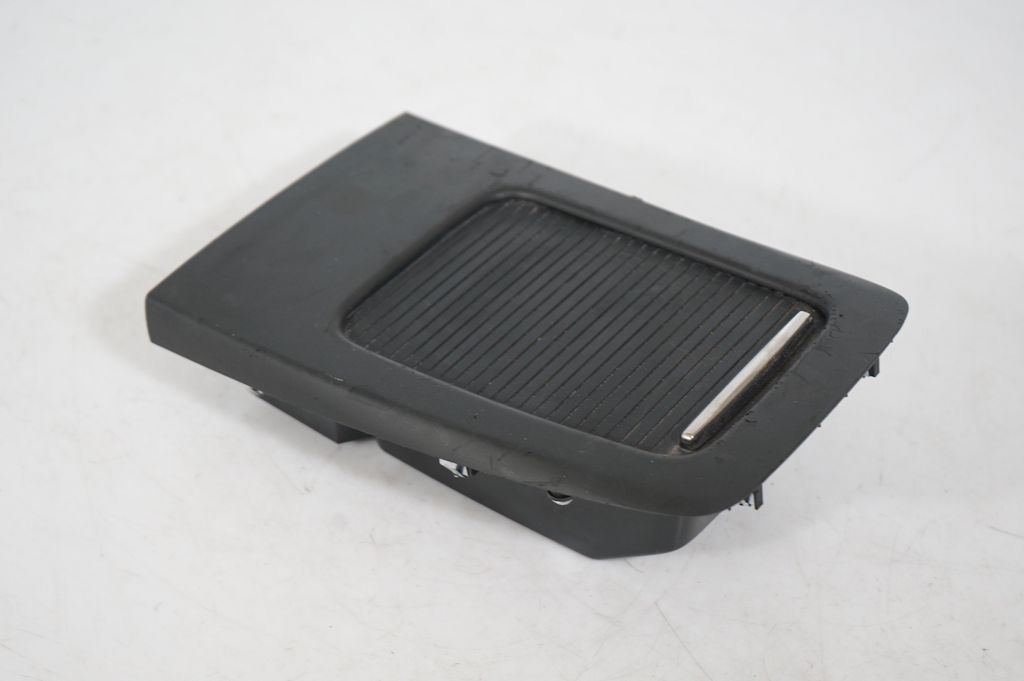 Glove box central console (6)