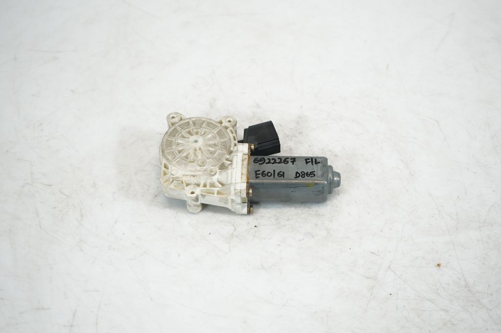 Front door window regulator motor (5)